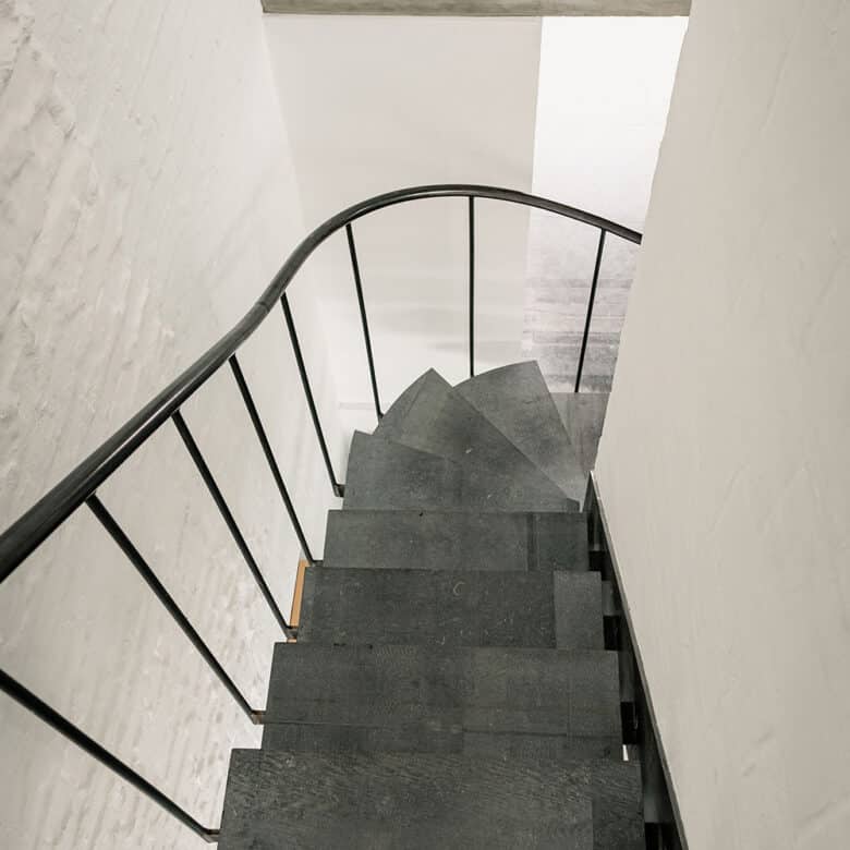 Belgian Blue Stone - Staircase - Finish : Sawn