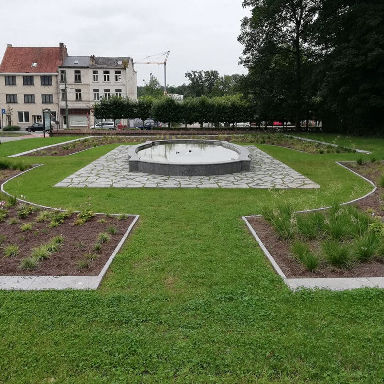 Pierre Bleue Belge - Jardin public - Fontaine